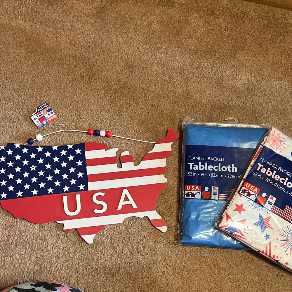 USA Map Wall Decor and Tablecloth Set